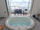 202号室 海を眺めながらゆっくり浸かる展望ジャグジー