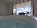 202号室 海を眺めながらゆっくり浸かる展望ジャグジー