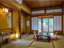 伝統の意匠と緑が織りなす空間。心ゆくまで和の趣に浸る休息の時