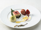 【ランチ】月曜日は、綺麗にお皿に盛りつけたデザートをご用意。季節に合わせたスイーツをご堪能ください。
