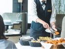 【朝食】ワゴンサービス/クロワッサン 毎朝、8:00・9:00に焼き上がり、お席までお届けします。