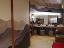 <浦島の湯>館内浴場の脱衣場。島根の山々をモチーフにしたデザイン。