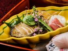 肉厚の鮑。ここでしか味わえない贅沢な会席です。