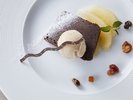 【季節のコース(2026秋)】濃厚ショコラテリーヌと洋梨のコンポート 渋皮栗アイスを添えて