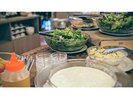 朝食(サラダ等、イメージ)