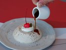 岡山県産のほうじ茶を贅沢に使用。口いっぱいに広がる、ほうじ茶の香りが広がります。