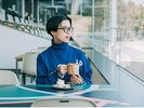 開放感のあるレストランでカフェタイム。
