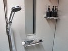 お部屋はバスなしシャワールームタイプになります。