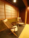 【和風ツインベッドルーム:畳敷き】寛ぎのチェア