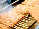【竹乃屋】博多ぐるぐるとりかわは大人気!外カリッカリ、中もっちもちの食感に仕上げています