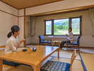 和室10畳〜妙高山を望む広々10畳、家族で寛ぐ休日。西川AIRで最高の眠りを。