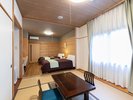 【特別和洋室】檜の内湯◆※お客様の御入室後の安全上の為、事前にお布団を敷かせていただいております。