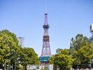 【さっぽろテレビ塔】<徒歩で約9分>大通公園の東に位置し、札幌市のランドマークと呼ばれる電波塔