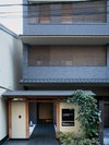正面エントランス