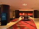 ホテル1F フロントロビースタイリッシュでモダンな空間を演出
