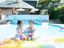 夏はプールを大満喫★★