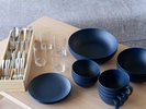 【客室備品】フライパンや食器類も完備。何も持たずに調理可能です。