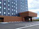 宿泊者用コインパーキングがホテル正面にございます。宿泊者は24時間1,500円でご利用いただけます。
