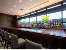 1F 花岡DINING & BAR(BARスペース)100種類以上のカクテルを提供します。