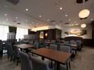 1F 花岡DINING & BAR(ホール) 飛騨高山の職を楽しめるダイニングバーです。