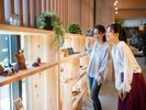 工房・工場の見学ができるものにはQRコードが付いており、実際に見たい・体験したい方におすすめです。
