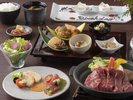 飛騨高山が誇る飛騨牛を楽しみたいなら「飛騨牛赤身肉の陶板焼きディナー」がおすすめです。