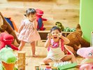 【木育広場】フロント前にはお子様達が遊んでいられる木育ひろばがございます。