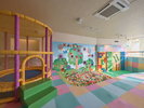 キッズプレイルーム(有料)|営業時間:8:00〜10:00/15:00〜18:00