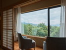 デラックスルーム1一例|客室からも蓼科の景色をお楽しみいただけます。