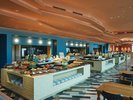 朝日が差し込むオーシャンビューのレストラン。ご朝食は和洋ビュッフェでお楽しみください。