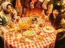 クリスマスでは、まるでアメリカのホームパーティ気分を味わえます。