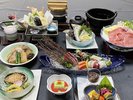 活鮑&和牛すき焼き会席。鮑は活鮑使用。お刺身、踊り焼きを選択可能。