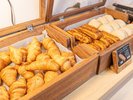 発酵バターを使用した焼き立てクロワッサン