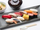 夕食付プラン【寿しざんまい12貫握り定食】サラダとお味噌汁のついたリーズナブルな寿し定食