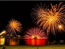 白良浜で上がる花火A