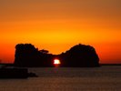 円月島と夕日