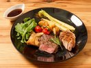Dinner/夕食:コース例…肉料理メインは三種の山グリル