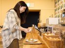 Breakfast/朝食ビュッフェ:自分の好みに合わせて、温泉エッグベネディクトを作ってみては・・・?