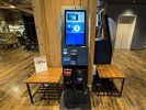 Lobby/ロビー:チェックイン・チェックアウトは自動チェックイン機をご利用ください。