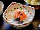 春の夕食:山間の宿ですが、鮮度の良いお刺身もしっかりご提供いたします!