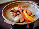 春の夕食:海鮮の陶板焼き。温かいうちにどうぞ。