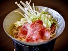 春の夕食:牛しゃぶ鍋。野菜の甘みと肉の出汁が絡まり、とても美味しいです。