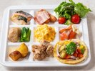自慢のタコスや定番のスクランブルエッグなどの人気メニューをビュッフェスタイルでご提供いたします。