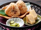 【粋夜:夜食サービス】毎日18時30分〜20時30分:鶏十目おにぎり(おにぎりの内容は随時変更しております)