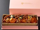 売店商品<オールドラムケーキ>ラム酒漬け果実が香る、しっとり芳醇な味わい。