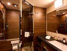���f���[�g�_�u���^�V�����[���[���^���C���V�����[�̏_�炩�Ȑ��H�Ń����b�N�X�A�I���W�i���o�X�A���j�e�B