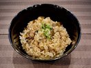 ◆ご当地メニュー【とりめし】鶏肉とごぼうを甘辛い醤油タレで煮込み、ご飯に混ぜ合わせた一品です♪