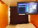 カプセル内テレビ VODも見れます。