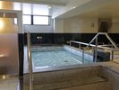 6F浴場内水風呂 広くて深めの水風呂です