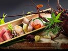 【お食事一例】夏の献立・差味「伊勢海老・班魚・平目」